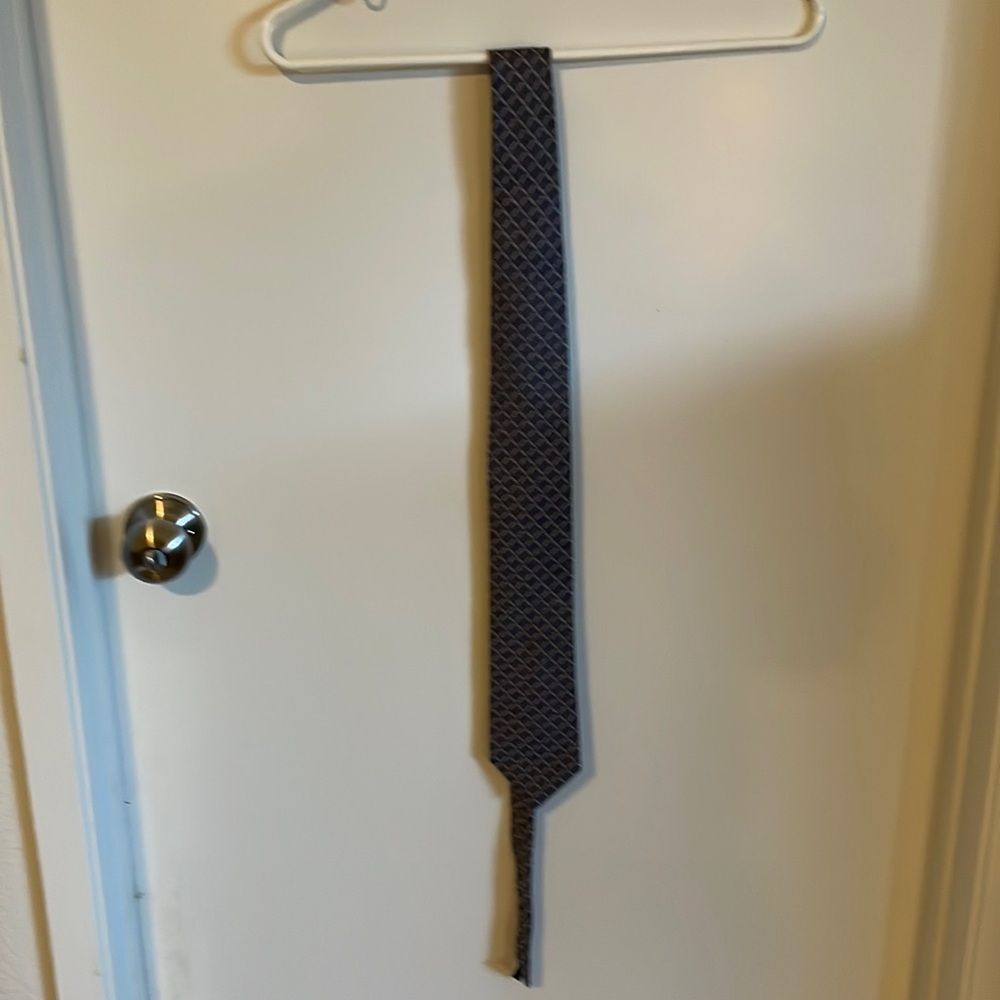 Dark gray and pink tie